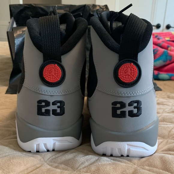 Air Jordan 9 Retro “Particle Grey” - Picture 7 of 8